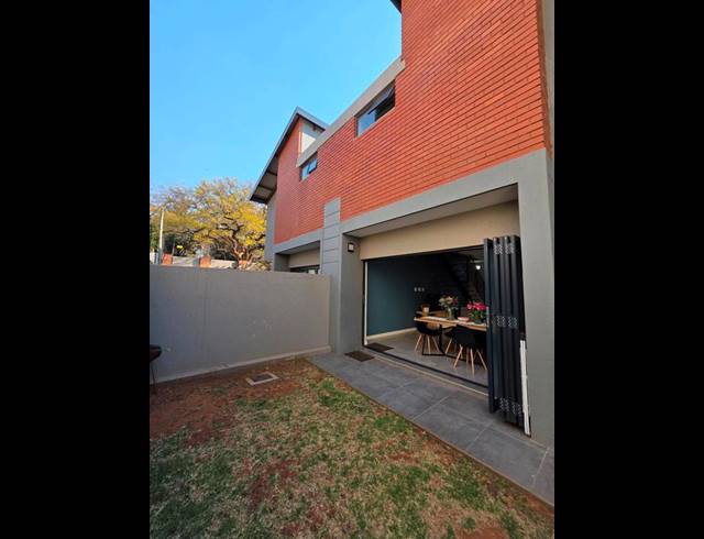 2 BEDROOM DUPLEX FOR SALE IN BROOKLYN